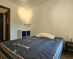 Bedroom of Flat to share in  Madrid Capital  with Washing machine