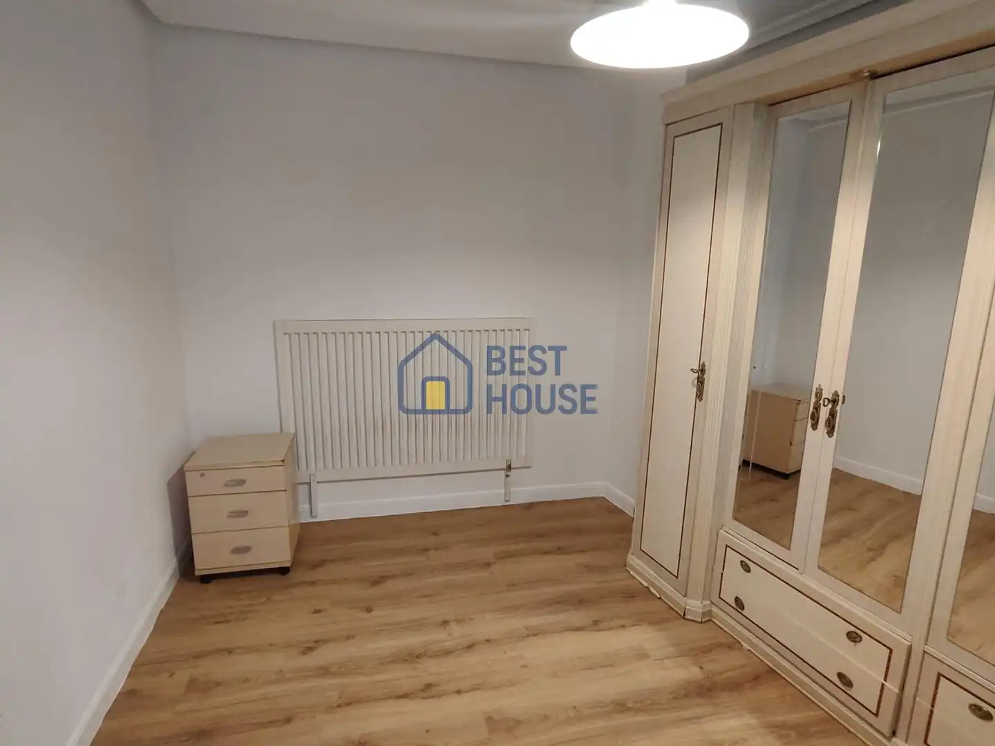Bedroom of Apartments for rent in León Capital   with Heating, Terrace and Furnished