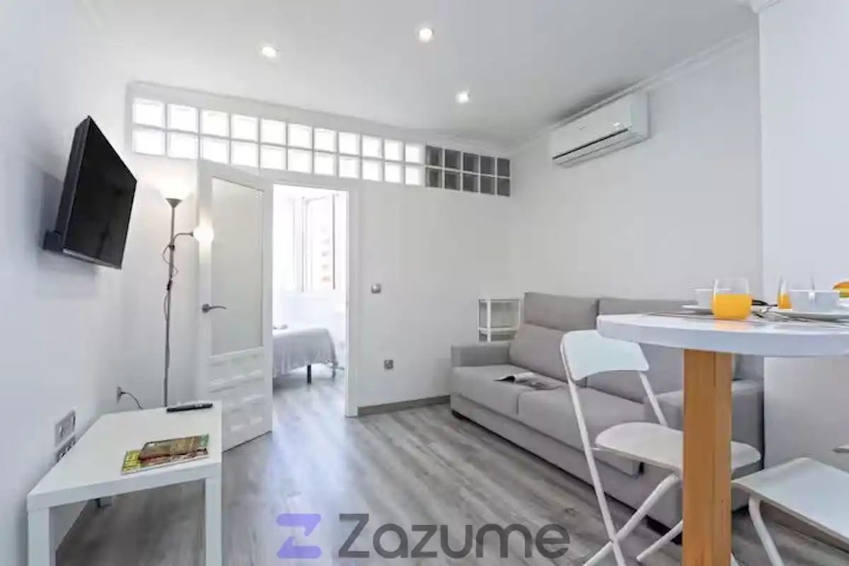 Wohnzimmer von Wohnung zur Miete in Fuengirola mit Klimaanlage, Parkett und Schwimmbad