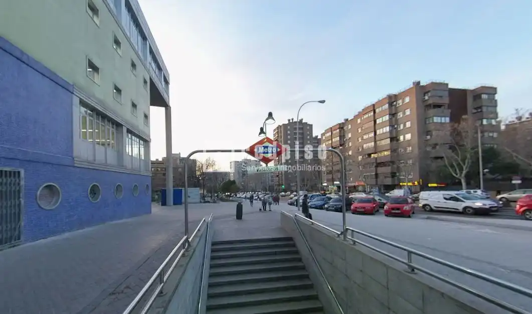 Vista exterior de Piso en venta en Madrid con Calefacción y Terraza