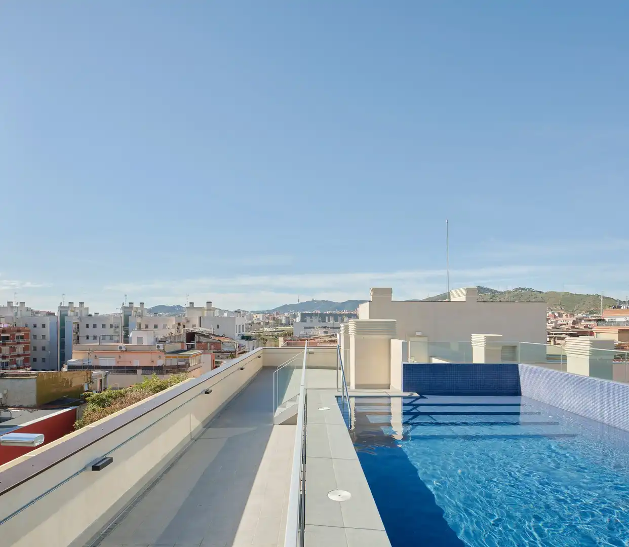 Piscina de Piso en venta en Santa Coloma de Gramenet con Aire acondicionado, Calefacción y Terraza