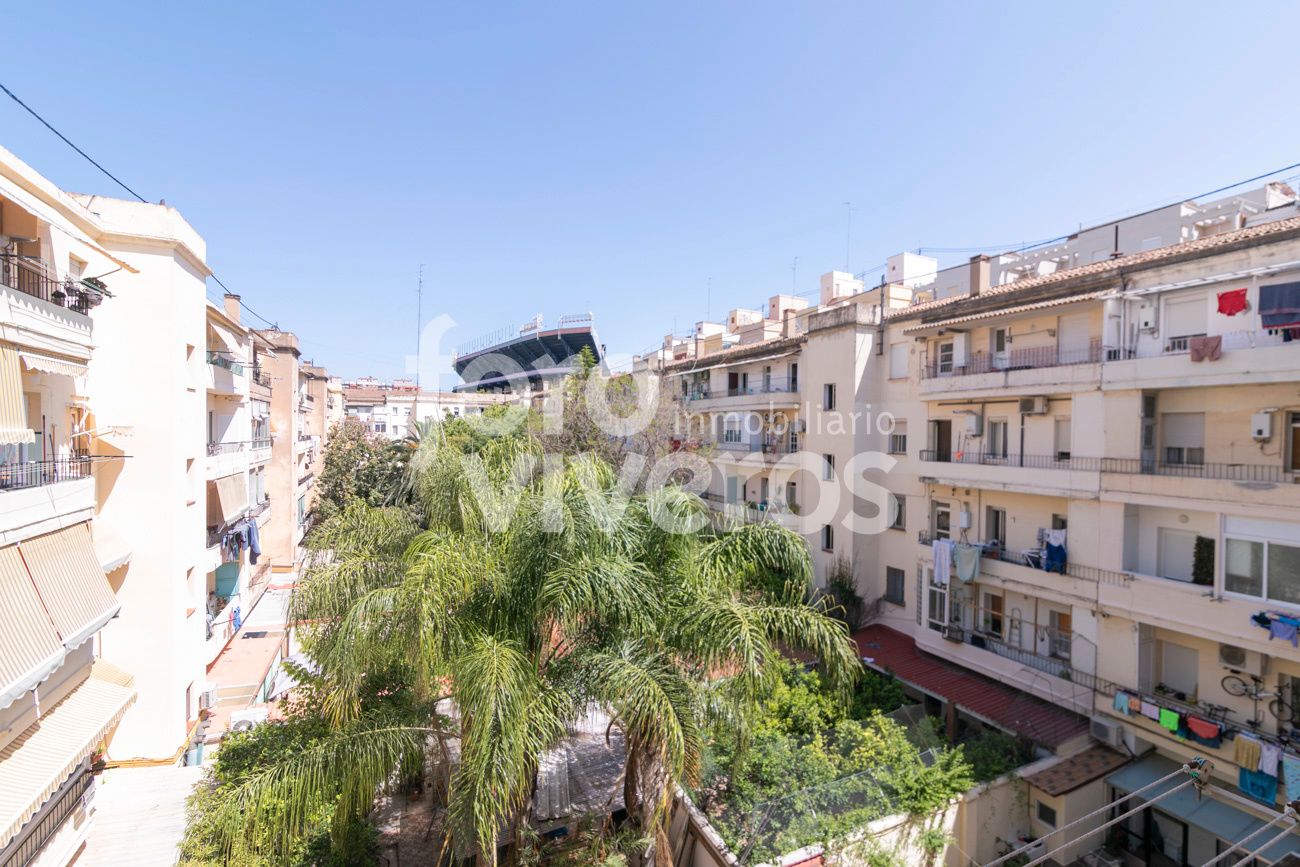 Exterior view of Flat to rent in  Valencia Capital  with Heating