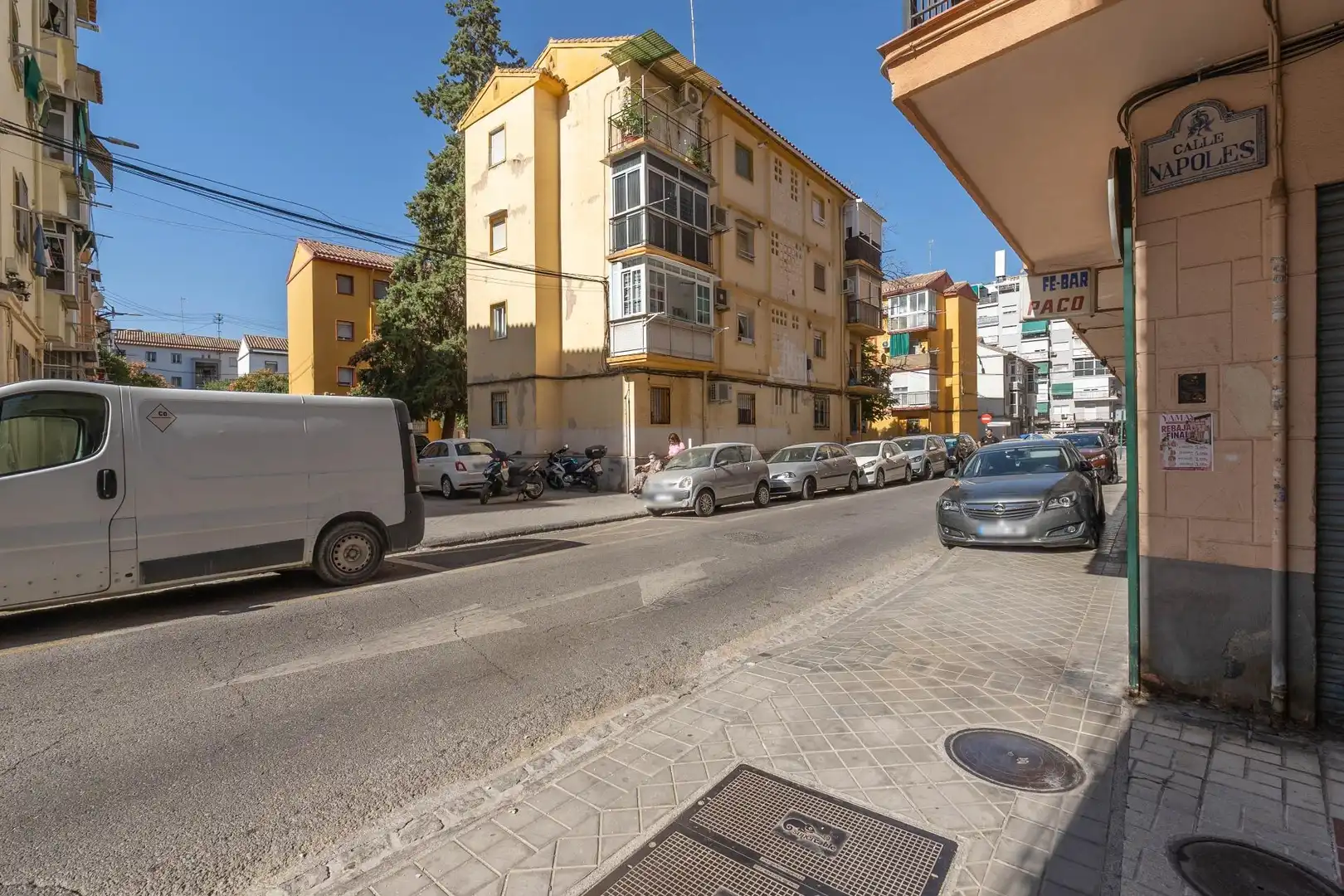 Vista exterior de Pis en venda en Granada amb Aire condicionat i Balcó