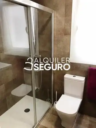 Bathroom of Flat for rent in Vitoria - Gasteiz  with Heating and Furnished