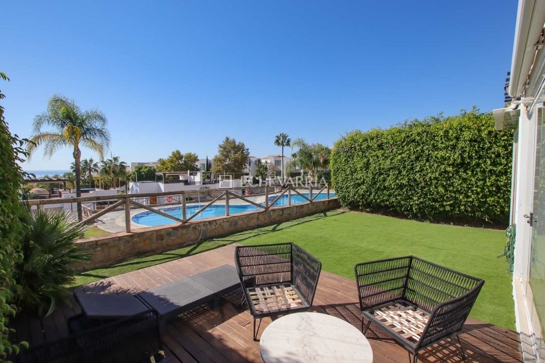 Jardí de Casa adosada en venda en Marbella amb Aire condicionat, Calefacció i Jardí privat