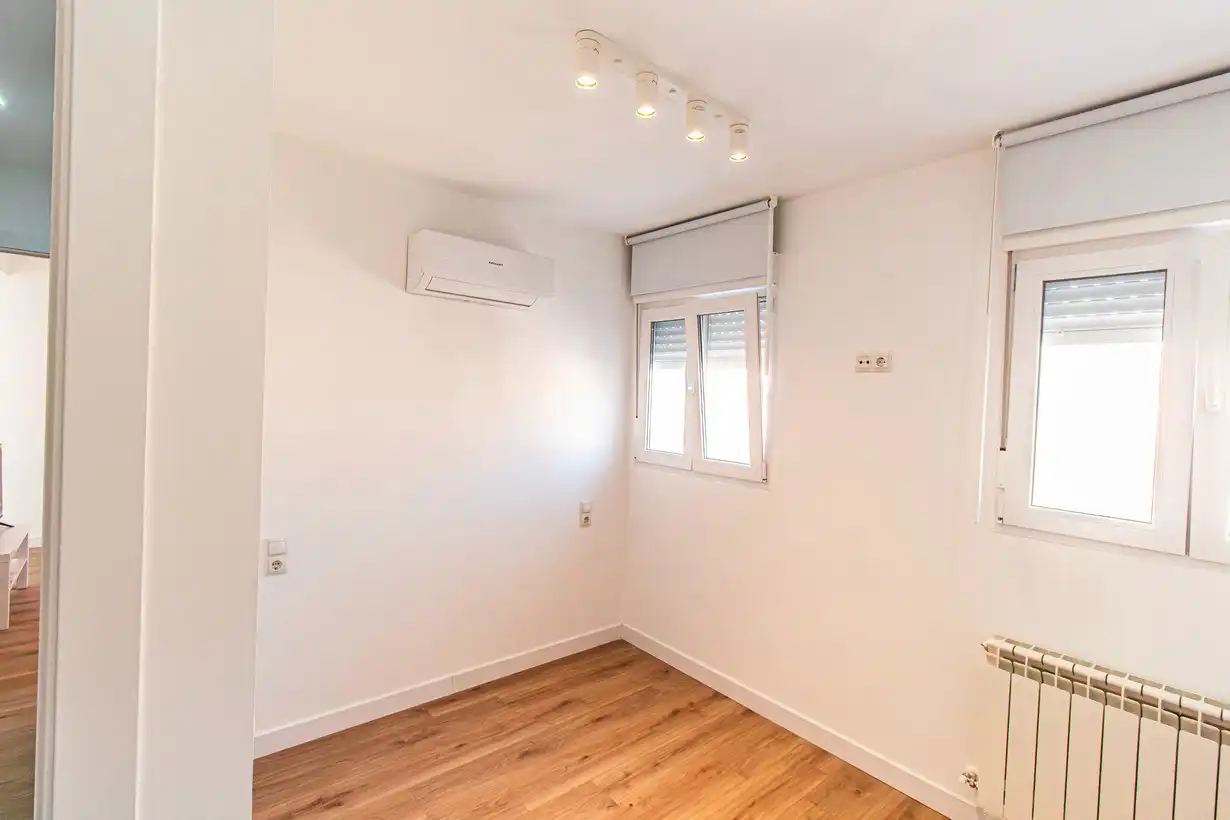 Bedroom of Flat for sale in Madrid  with Air Conditioner, Heating and Furnished