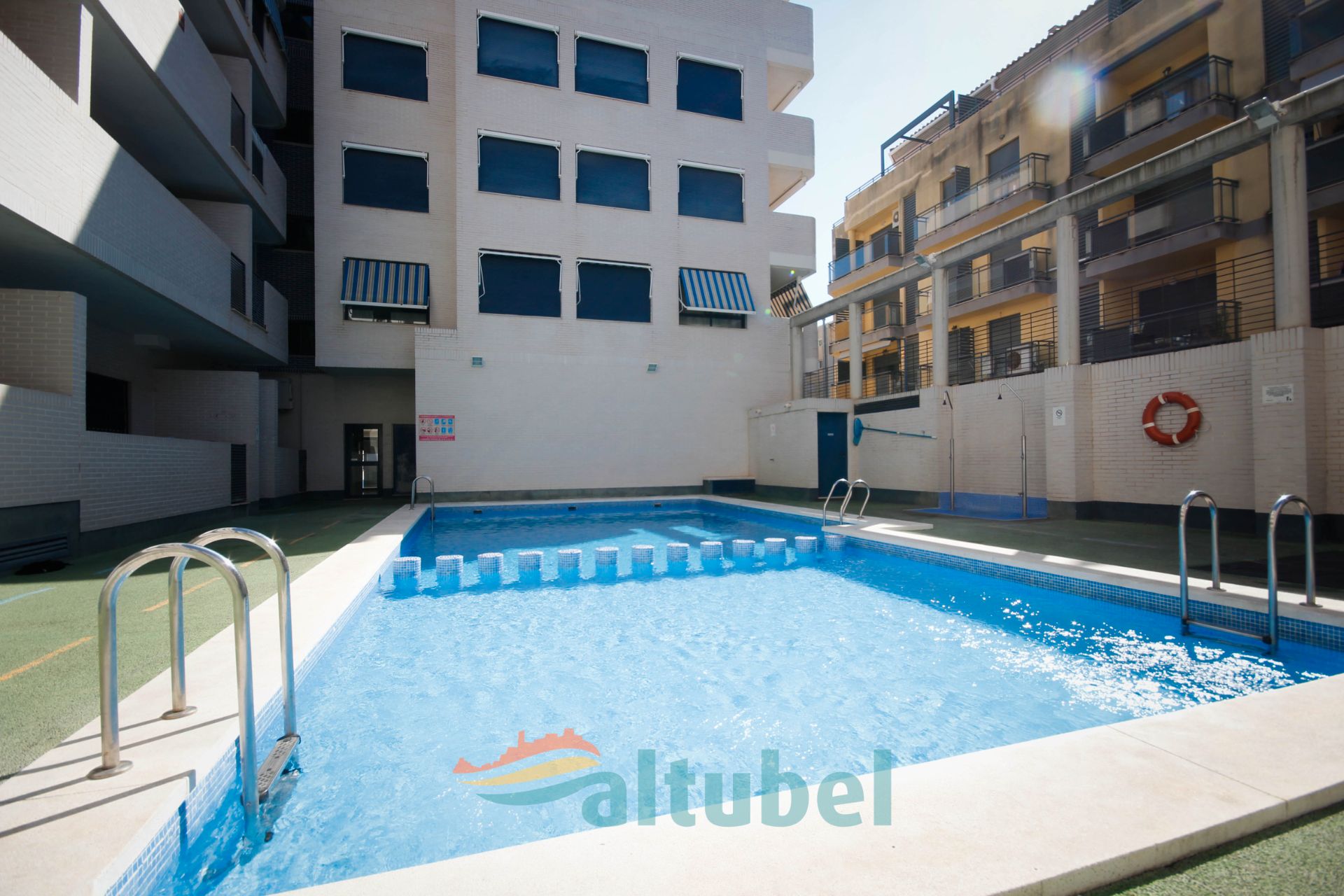 Piscina de Apartament en venda en Peñíscola / Peníscola amb Aire condicionat, Terrassa i Moblat