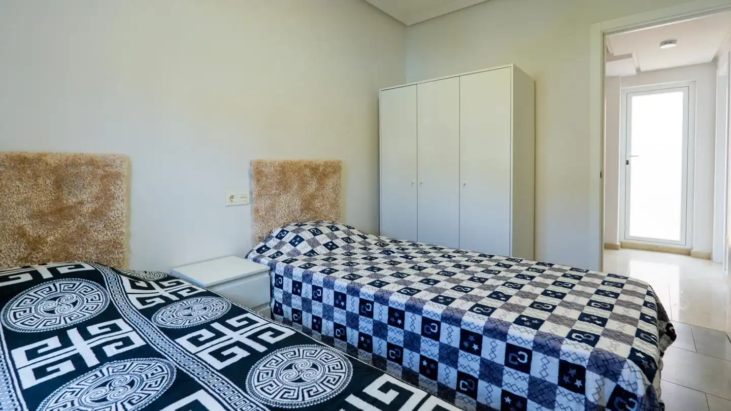 Habitación de Casa adosada en venta en Santa Pola con Aire acondicionado, Terraza y Trastero