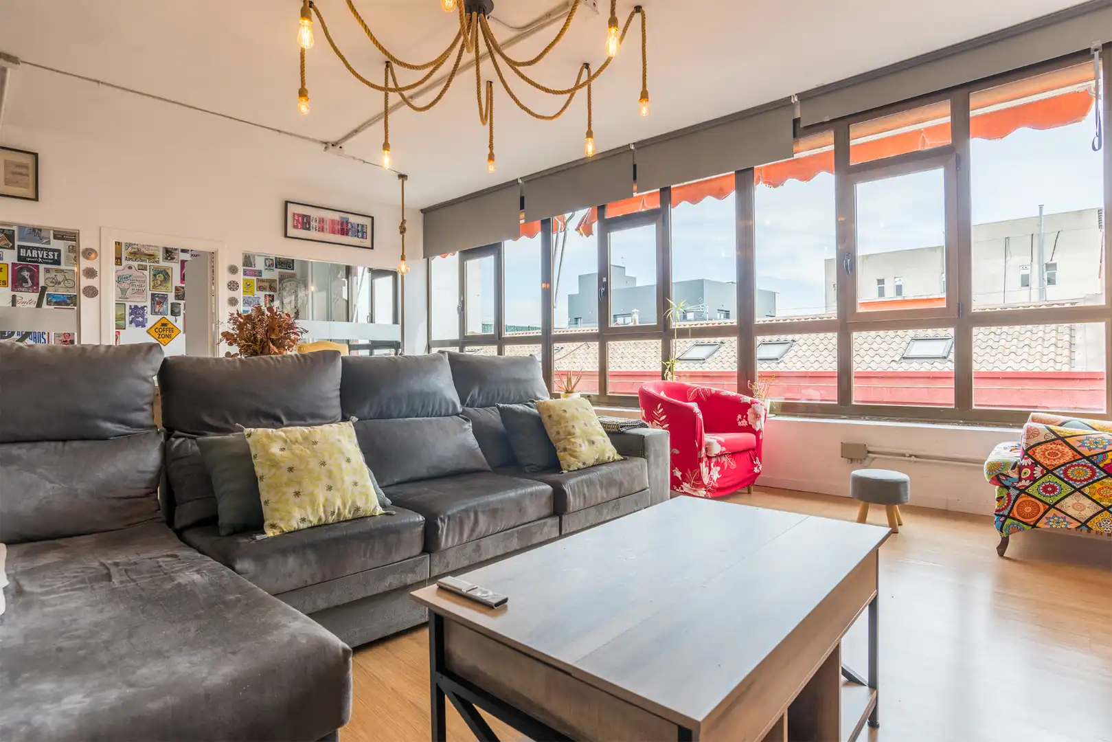 Sala de estar de Nave industrial en venta en Madrid