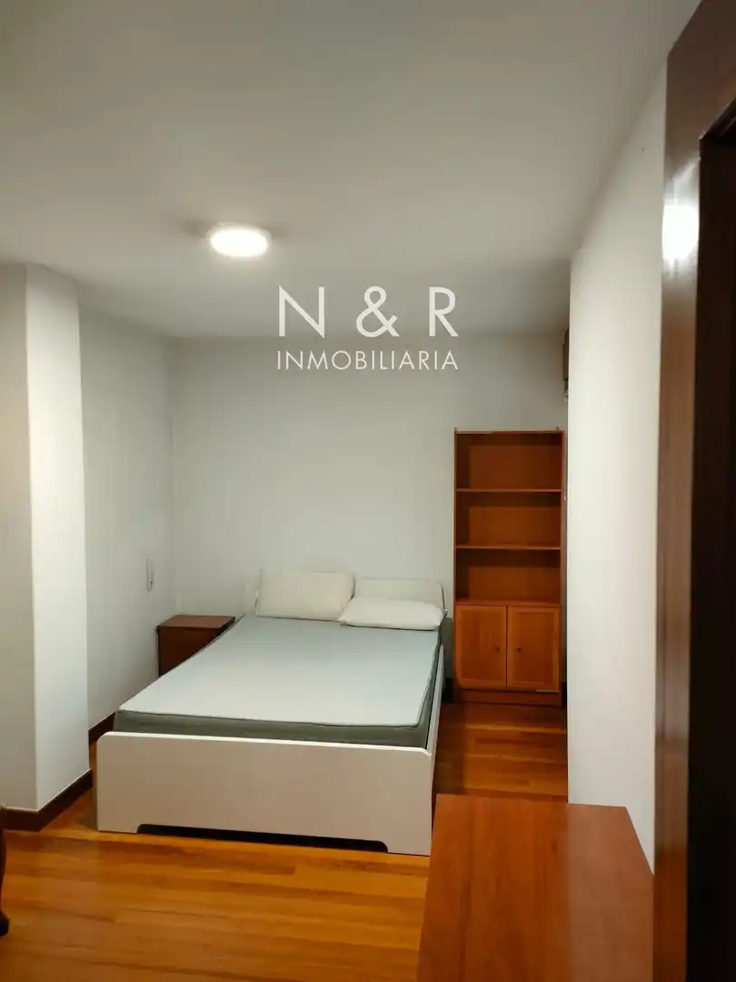 Habitación de Piso de alquiler en Santiago de Compostela  con Calefacción