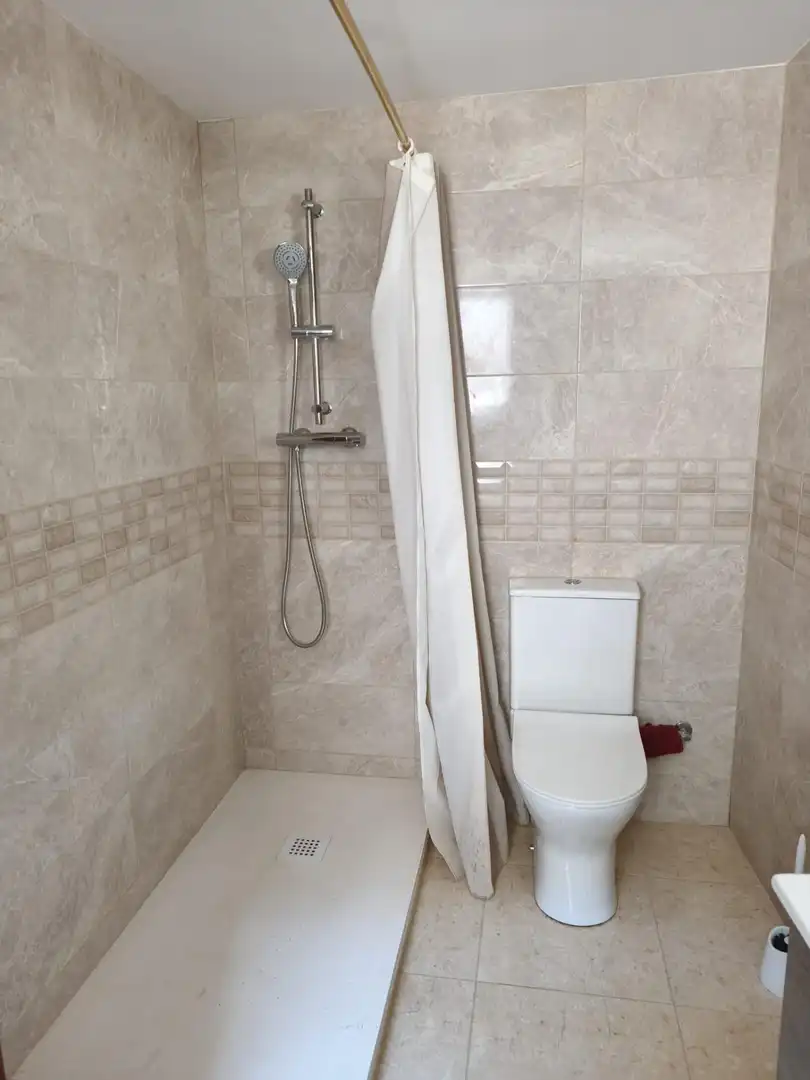 Bathroom of Houses for sale in Carrias  with Heating and Furnished