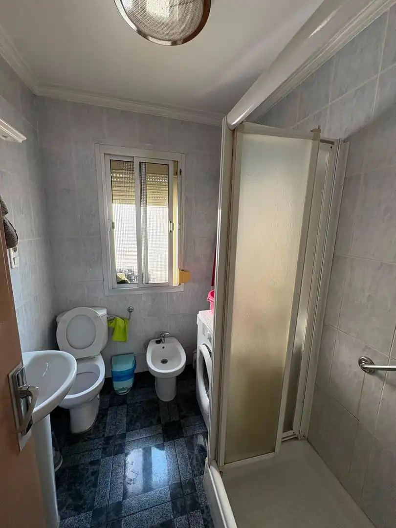 Bathroom of Flat for sale in Granada  with Balcony