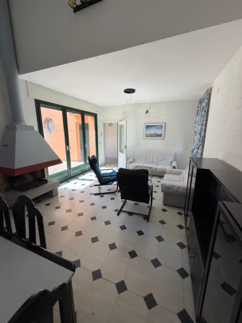 Sala d'estar de Casa o xalet en venda en Torrecaballeros amb Calefacció, Jardí privat i Terrassa