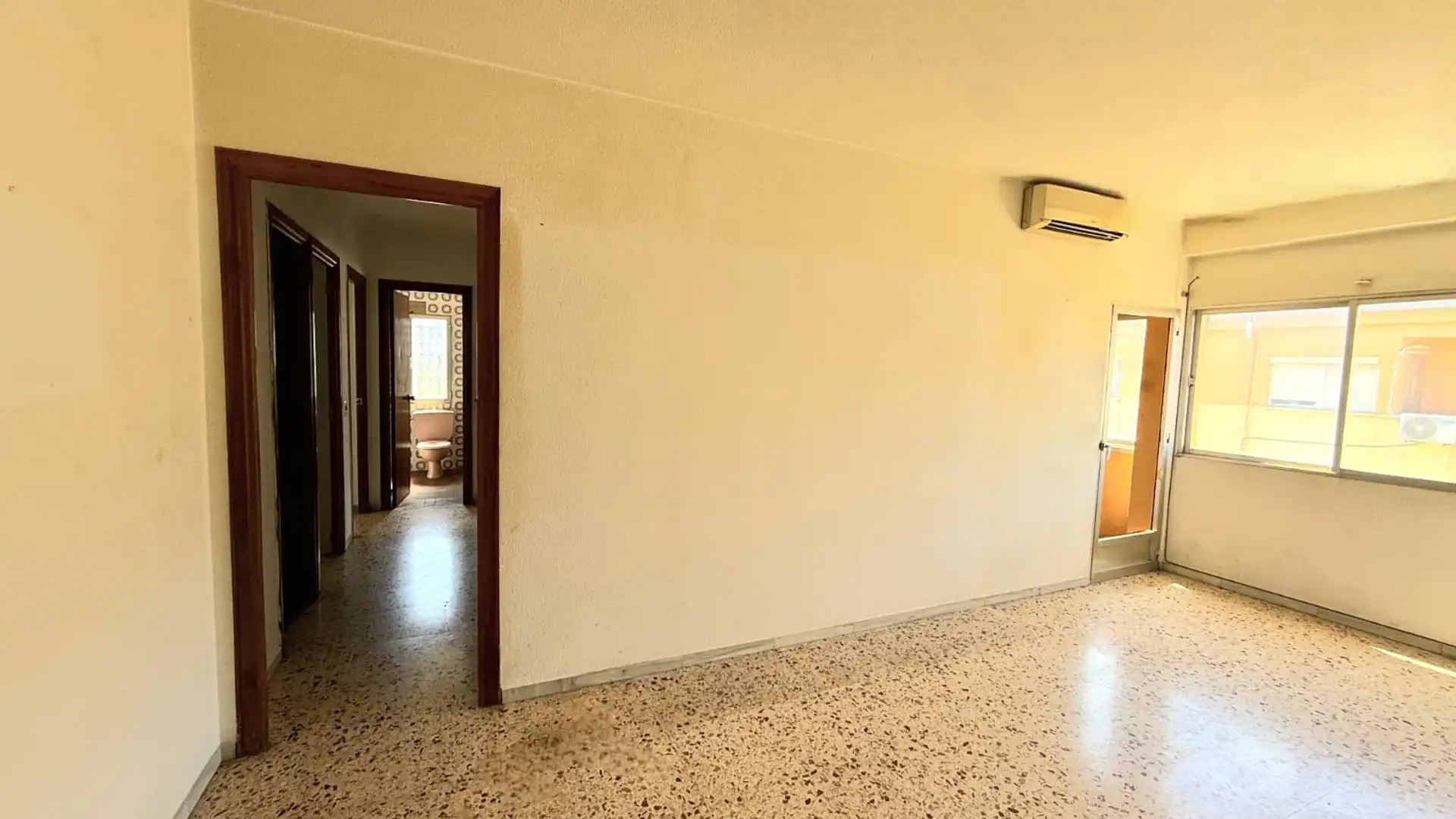 Flat for sale in Albaida  with Air Conditioner and Balcony