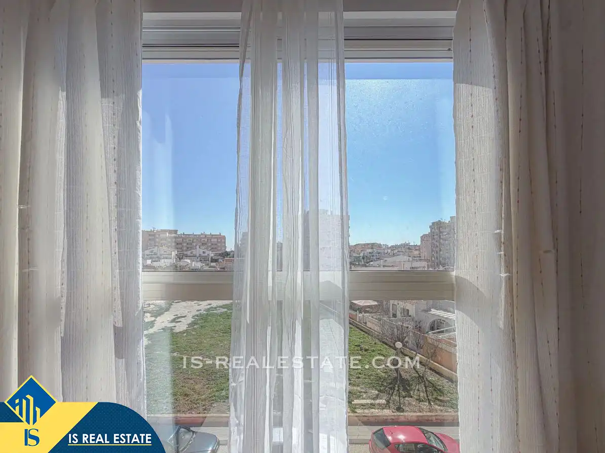 Dormitori de Apartament en venda en Torrevieja amb Calefacció, Moblat i Forn