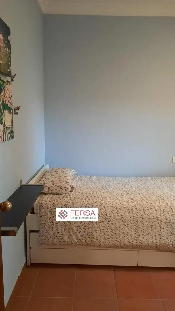 Dormitori de Casa adosada en venda en El Puerto de Santa María amb Aire condicionat, Calefacció i Jardí privat