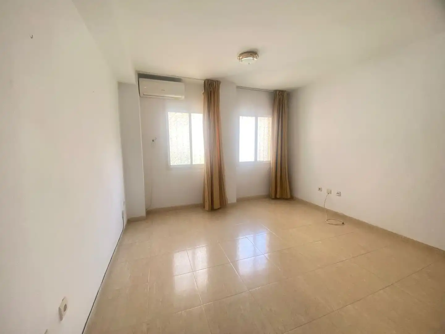 Bedroom of Flat for sale in Málaga  with Air Conditioner and Terrace