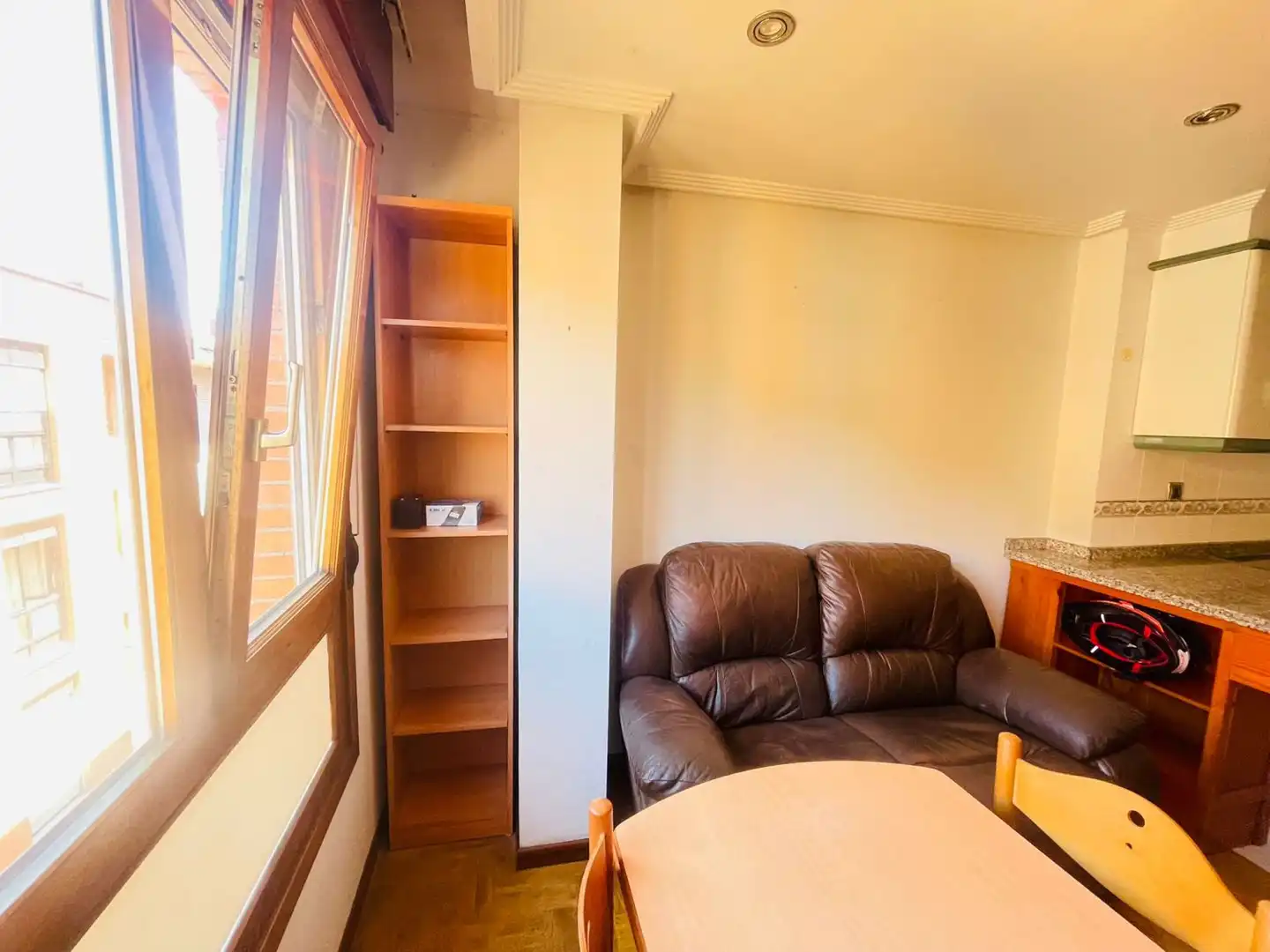 Sala d'estar de Apartament en venda en Gijón  amb Calefacció i Traster