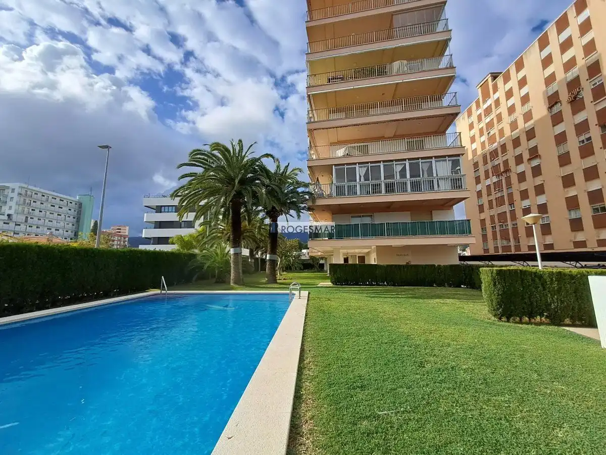 Schwimmbecken von Wohnungen zum Verkauf in Benicasim / Benicàssim mit Terrasse, Abstellraum und Gemeinschaftspool