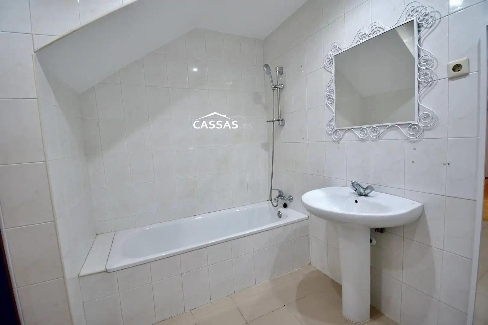 Bathroom of Flat for sale in Torrejón de Ardoz  with Heating and Parquet flooring