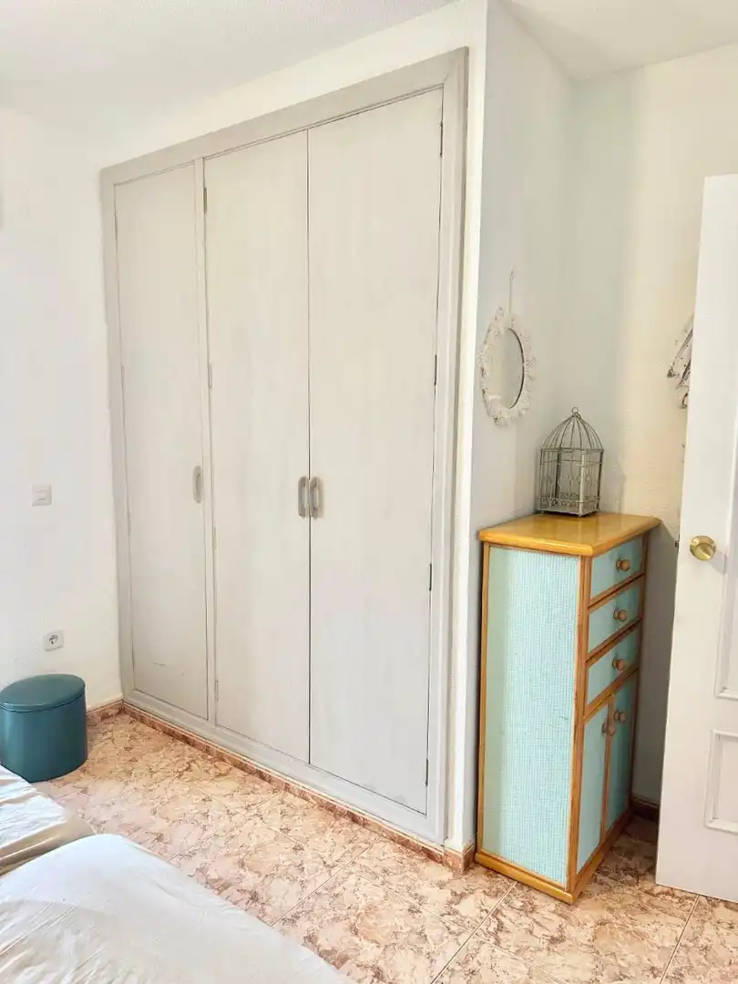 Schlafzimmer von Wohnungen zur Miete in Alicante / Alacant mit Klimaanlage, Schwimmbad und Möbliert