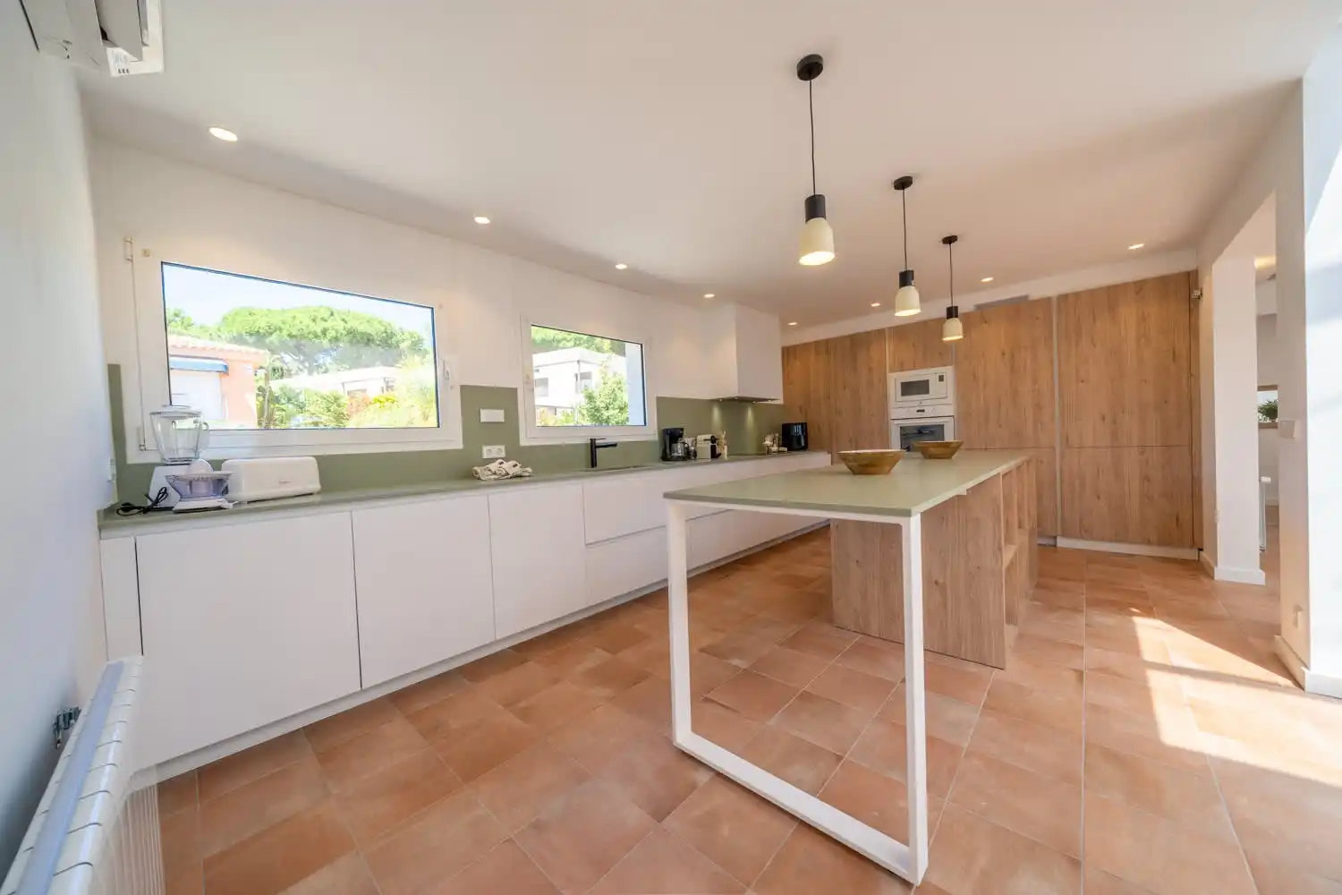Cocina de Casa o chalet de alquiler en Blanes con Aire acondicionado, Calefacción y Jardín privado