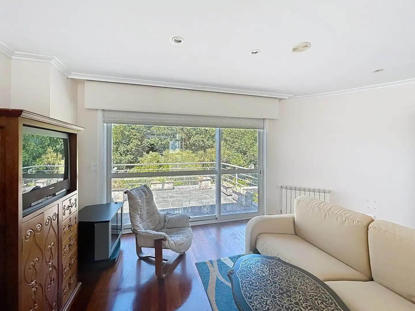 Sala de estar de Casa adosada en venta en Santiago de Compostela  con Calefacción, Terraza y Piscina comunitaria