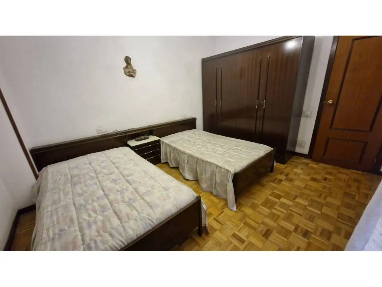 Habitación de Piso en venta en  Logroño con Calefacción, Parquet y Terraza