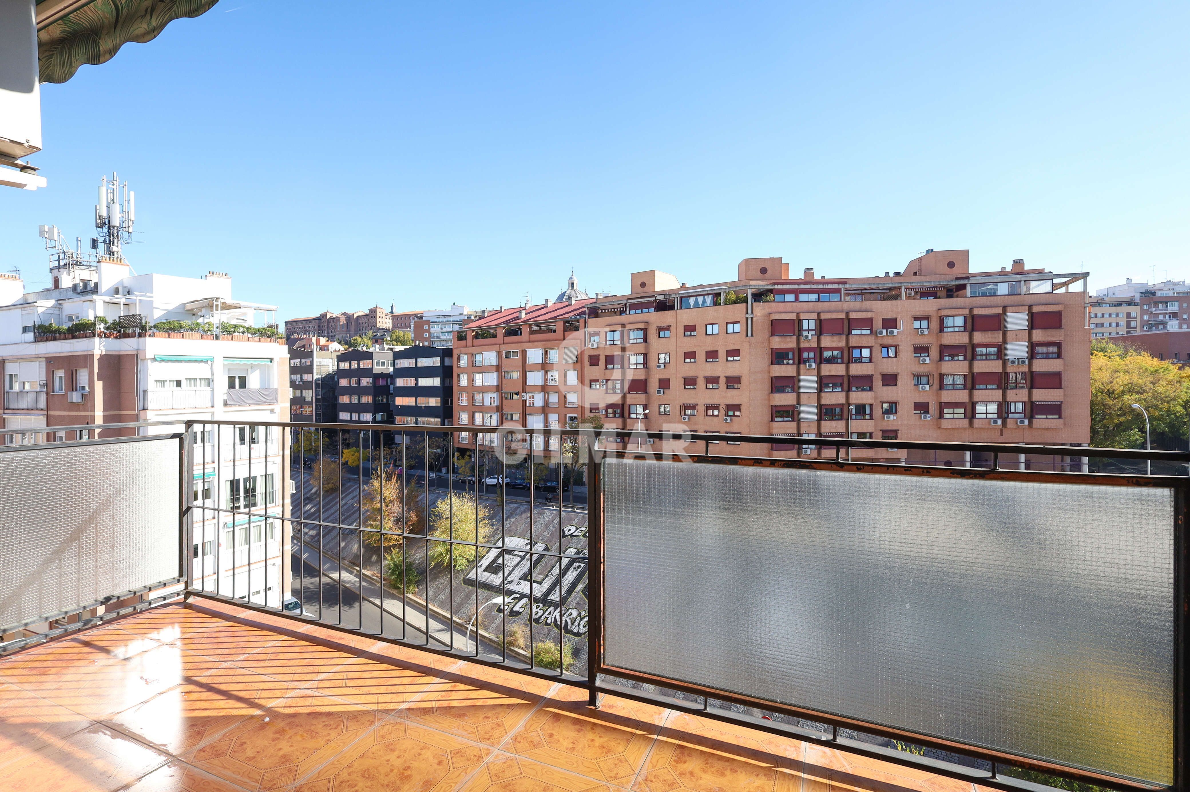 Exterior view of Flat for sale in  Madrid Capital  with Heating, Storage room and Balcony