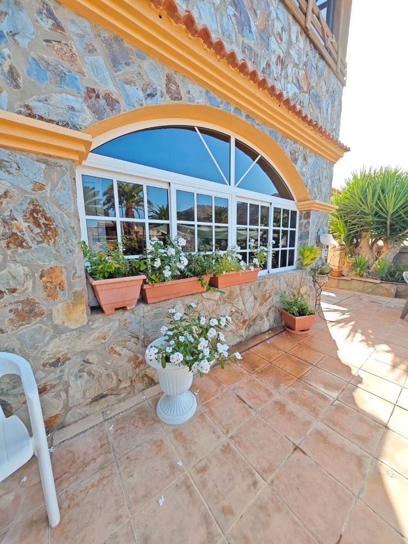 Terrassa de Casa o xalet en venda en Mogán amb Jardí privat, Terrassa i Moblat