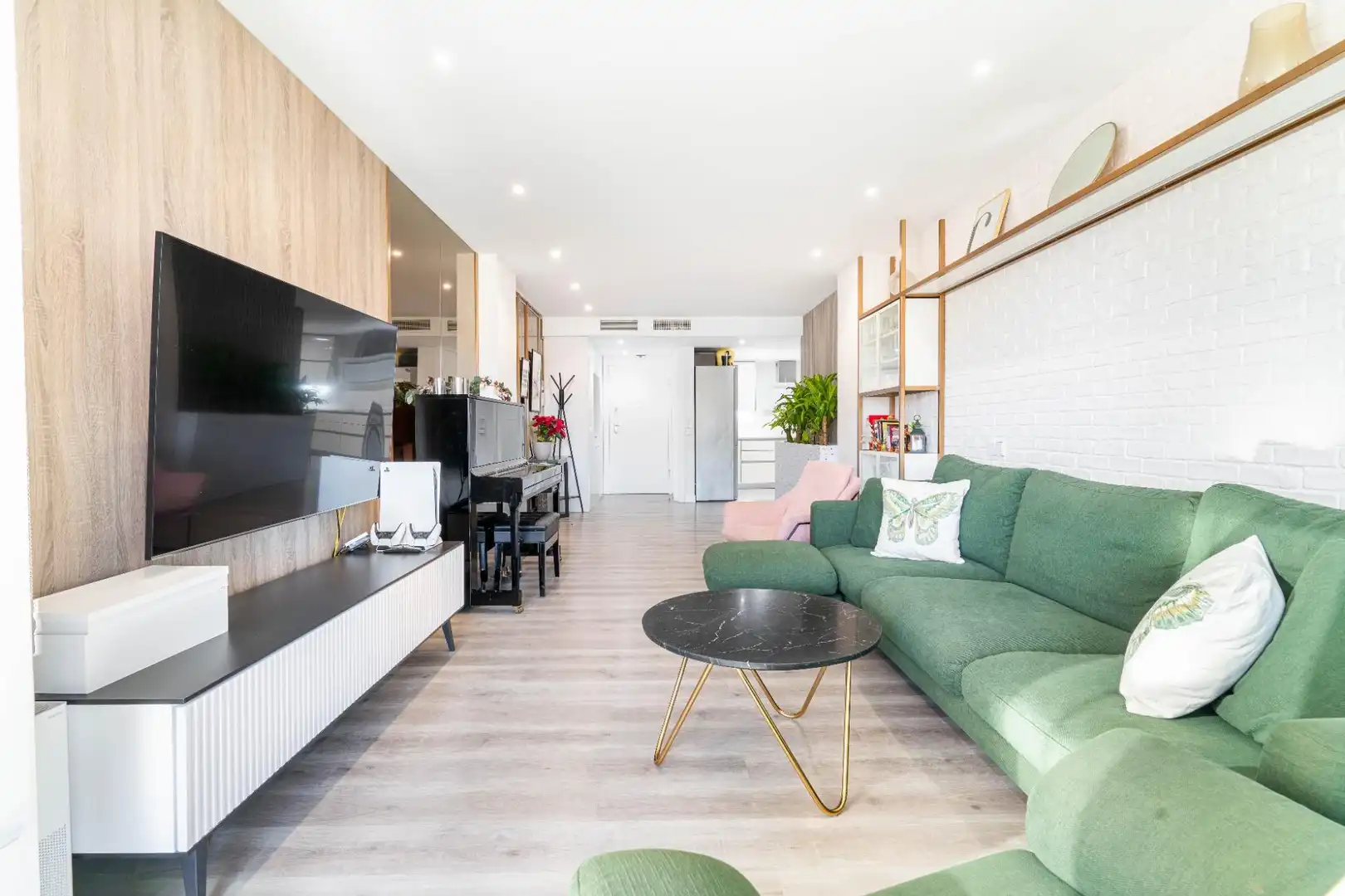 Sala de estar de Piso en venta en Almería con Aire acondicionado, Calefacción y Jardín privado