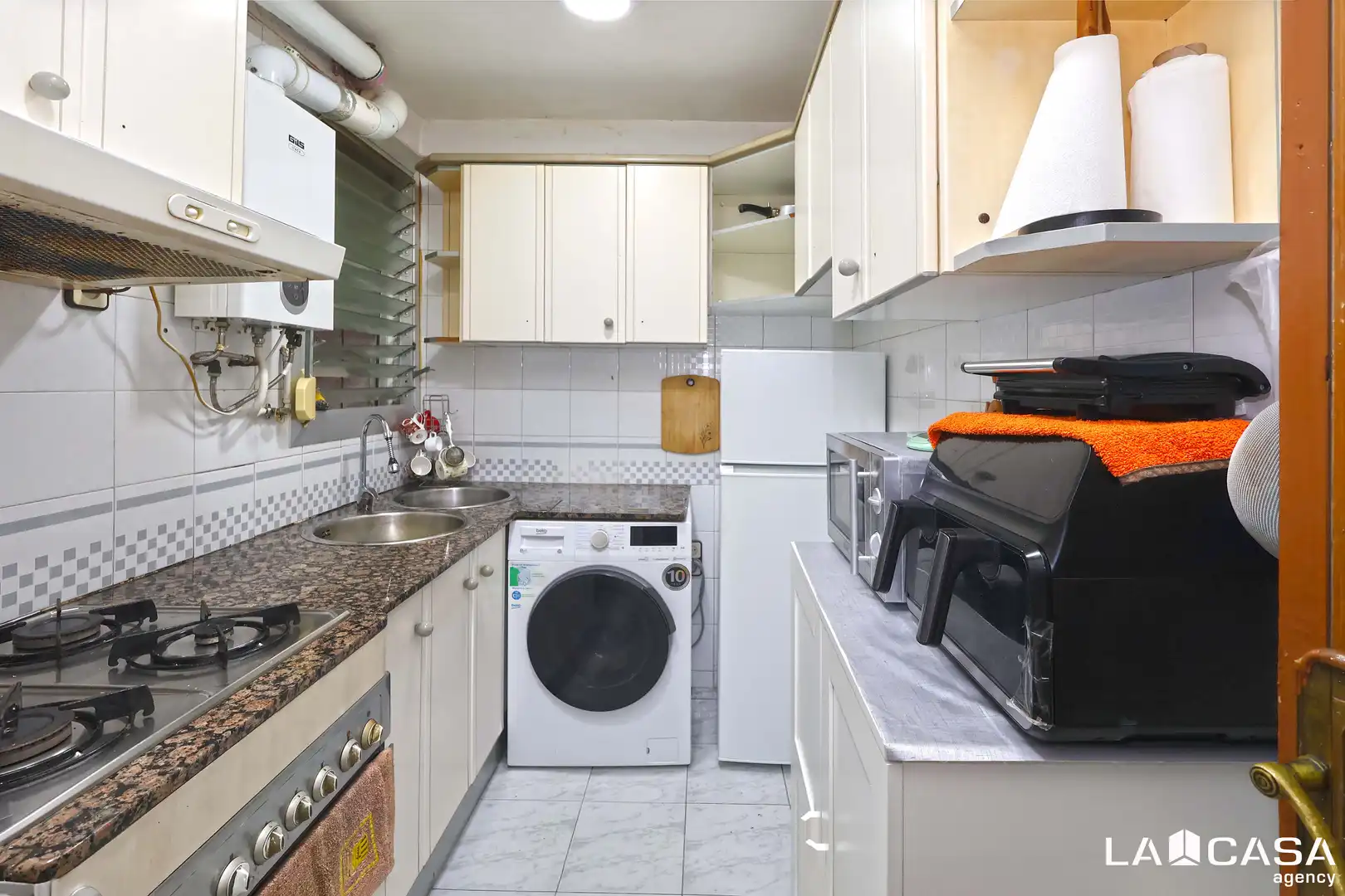 Cocina de Piso en venta en Barcelona con Calefacción y Balcón