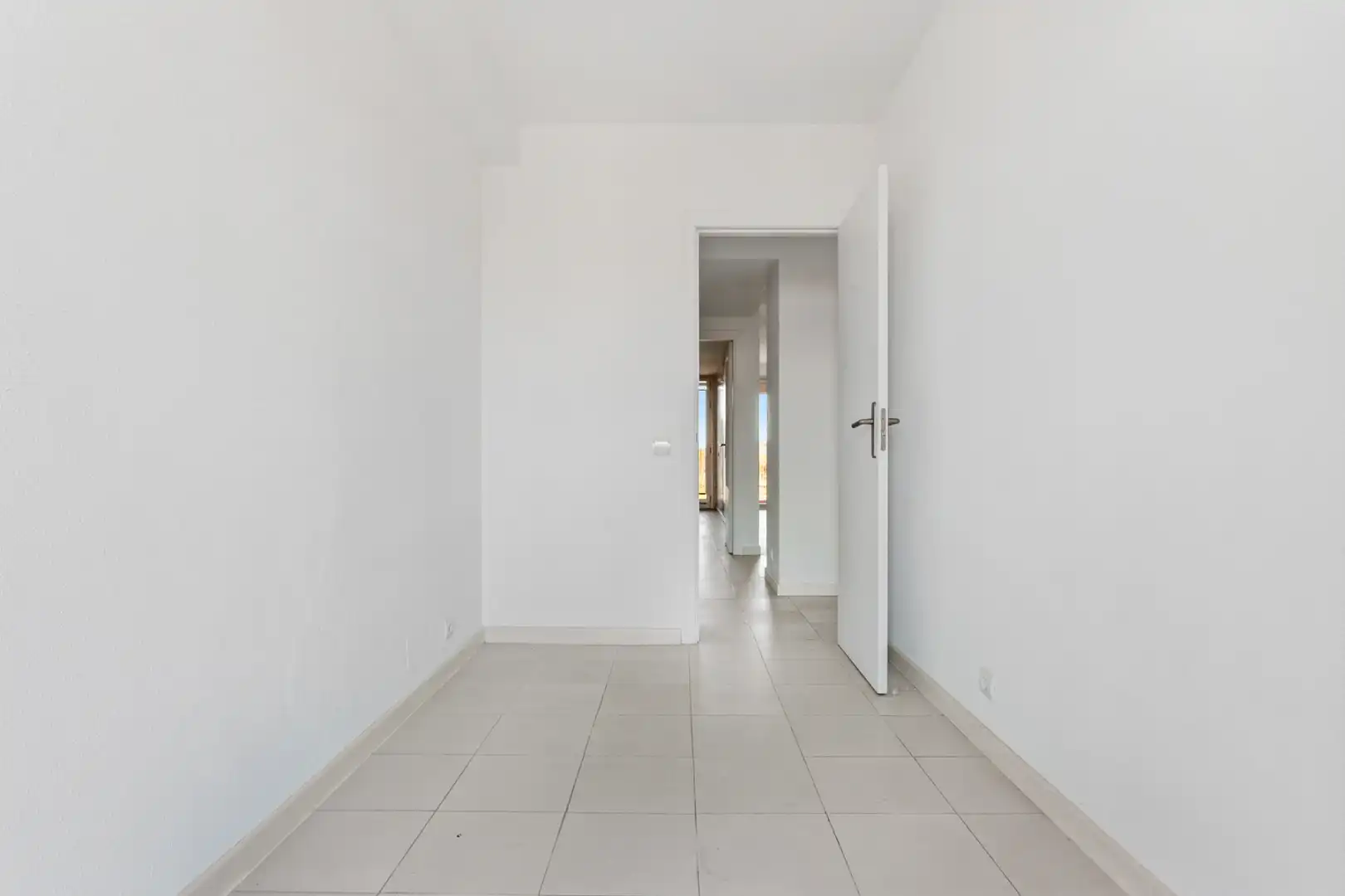 Piso en venta en Madrid con Calefacción, Terraza y Horno