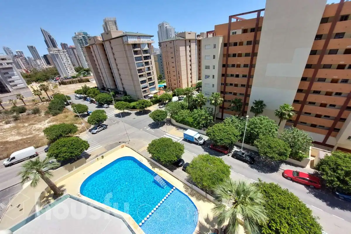 Vista exterior de Pis en venda en Villajoyosa / La Vila Joiosa amb Aire condicionat, Jardí privat i Terrassa