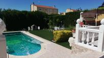 Swimming pool of House or chalet for sale in Badajoz Capital  with Air Conditioner, Heating and Private garden