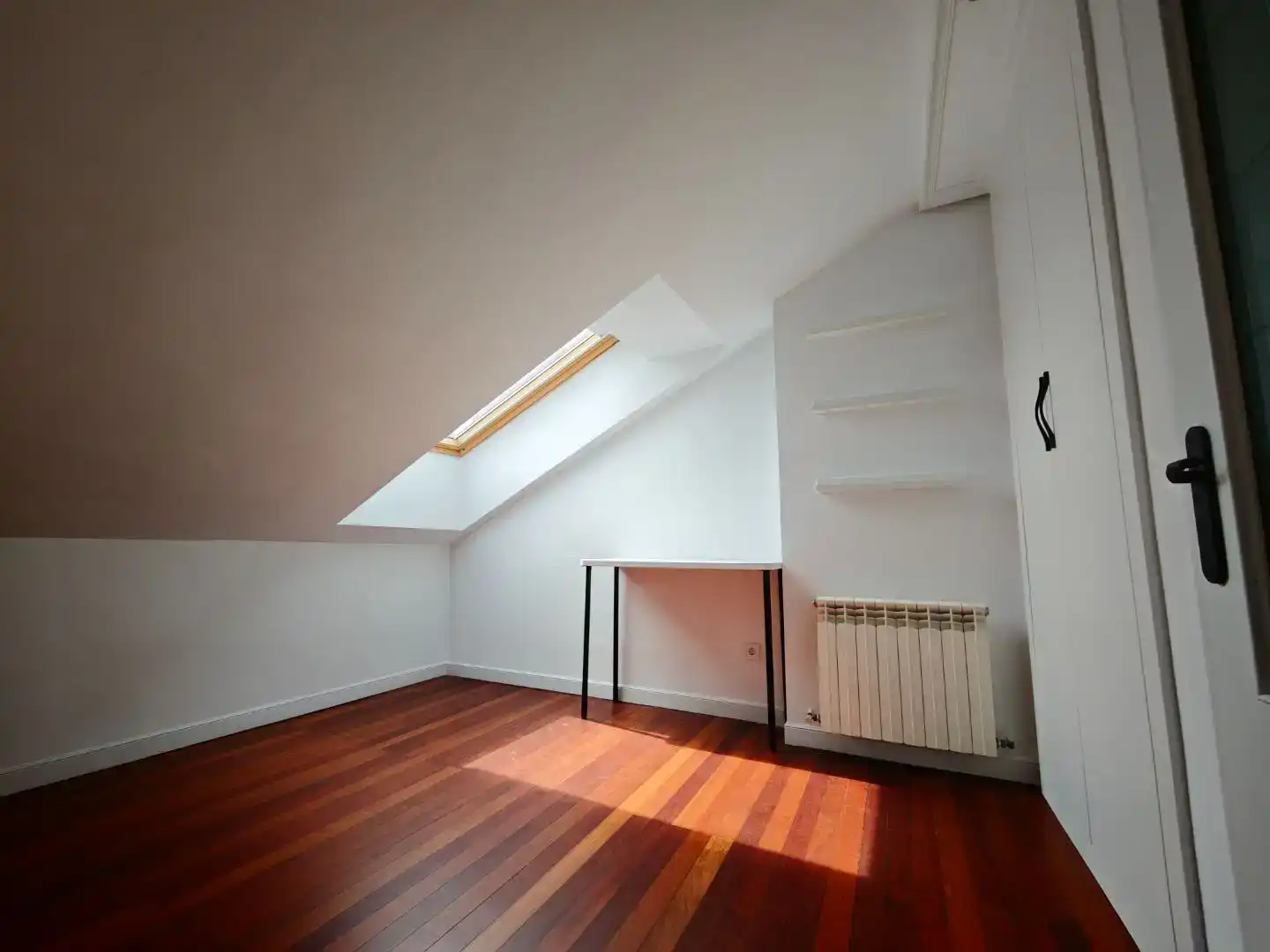 Habitación de Dúplex de alquiler en Santander con Aire acondicionado, Parquet y Amueblado