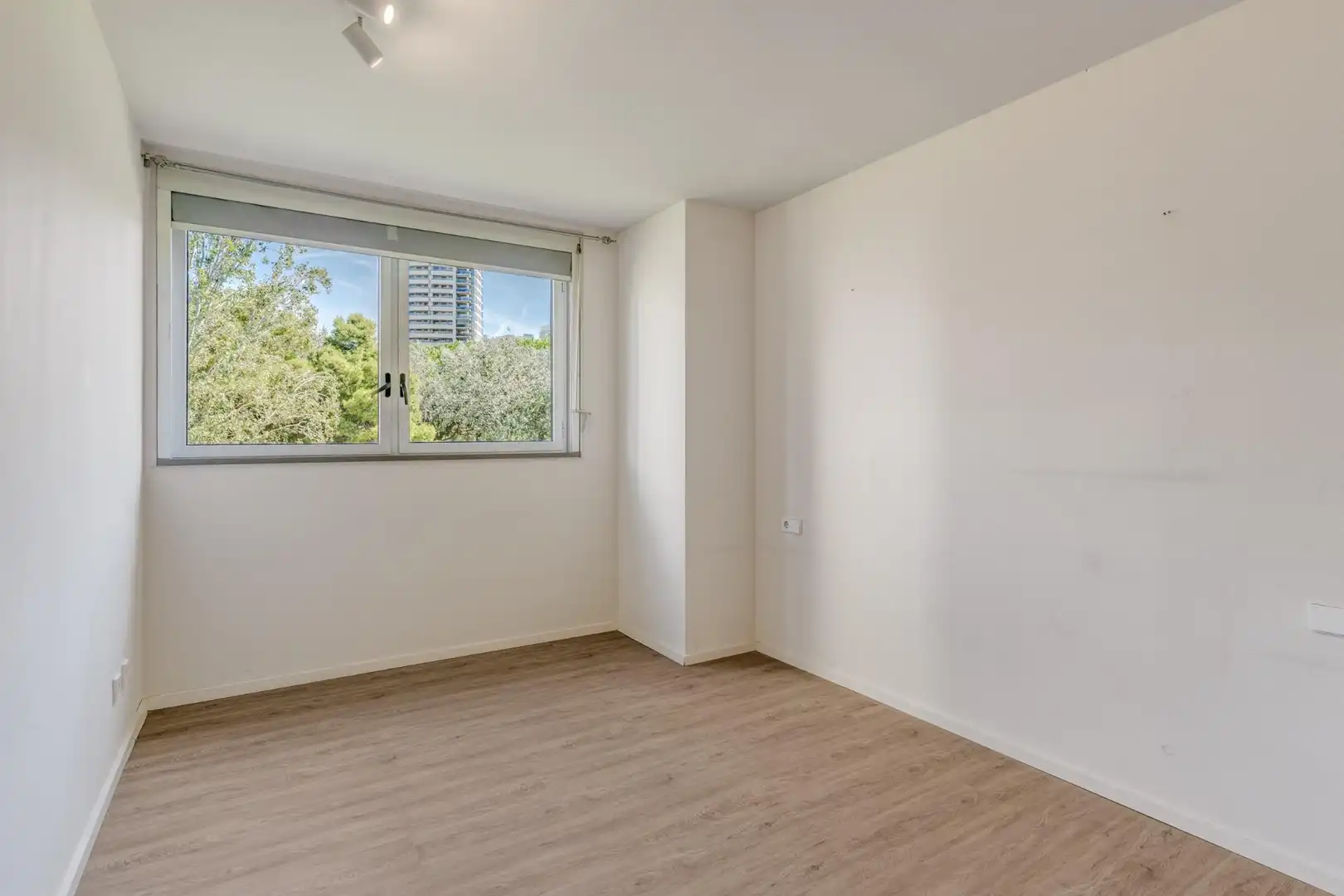 Bedroom of Flat for rent in Barcelona  with Air Conditioner, Heating and Parquet flooring