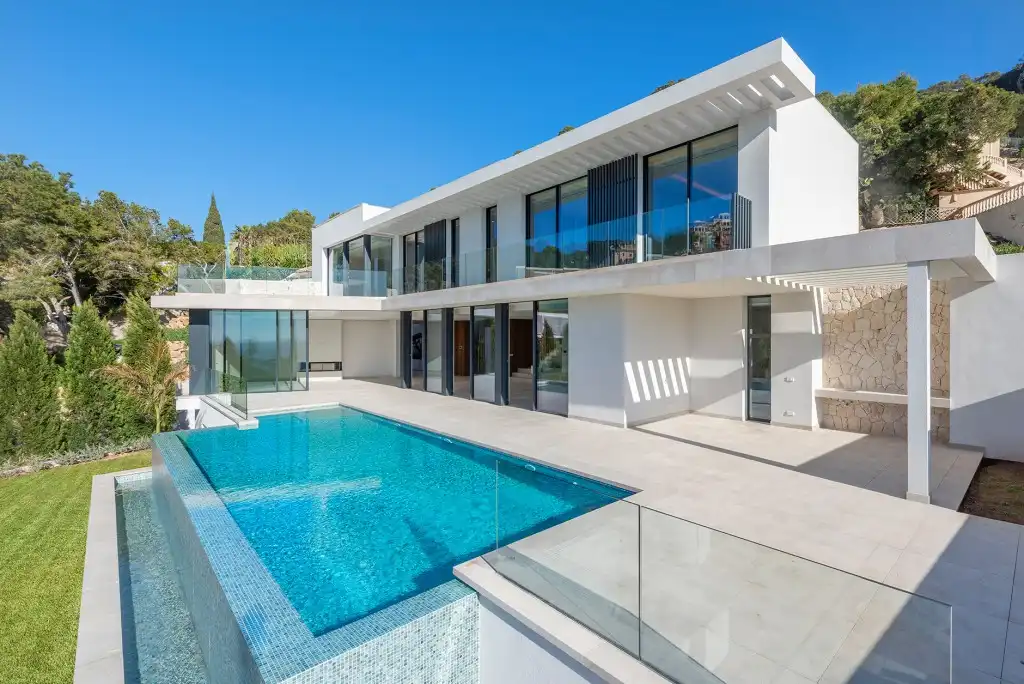 Detached house with pool for sale in Port d'Andratx