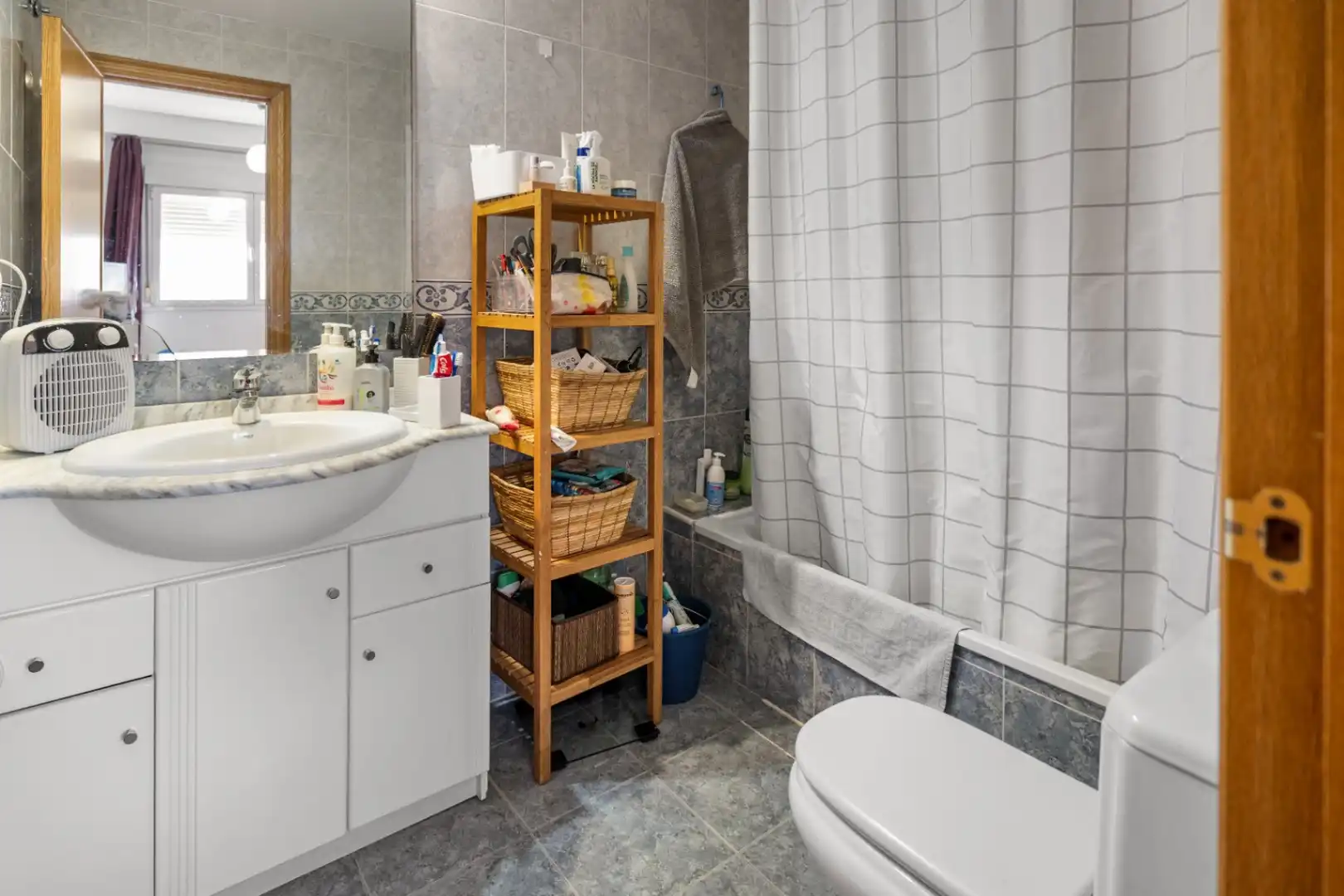 Badezimmer von Wohnungen zum Verkauf in Paterna mit Klimaanlage, Heizung und Terrasse