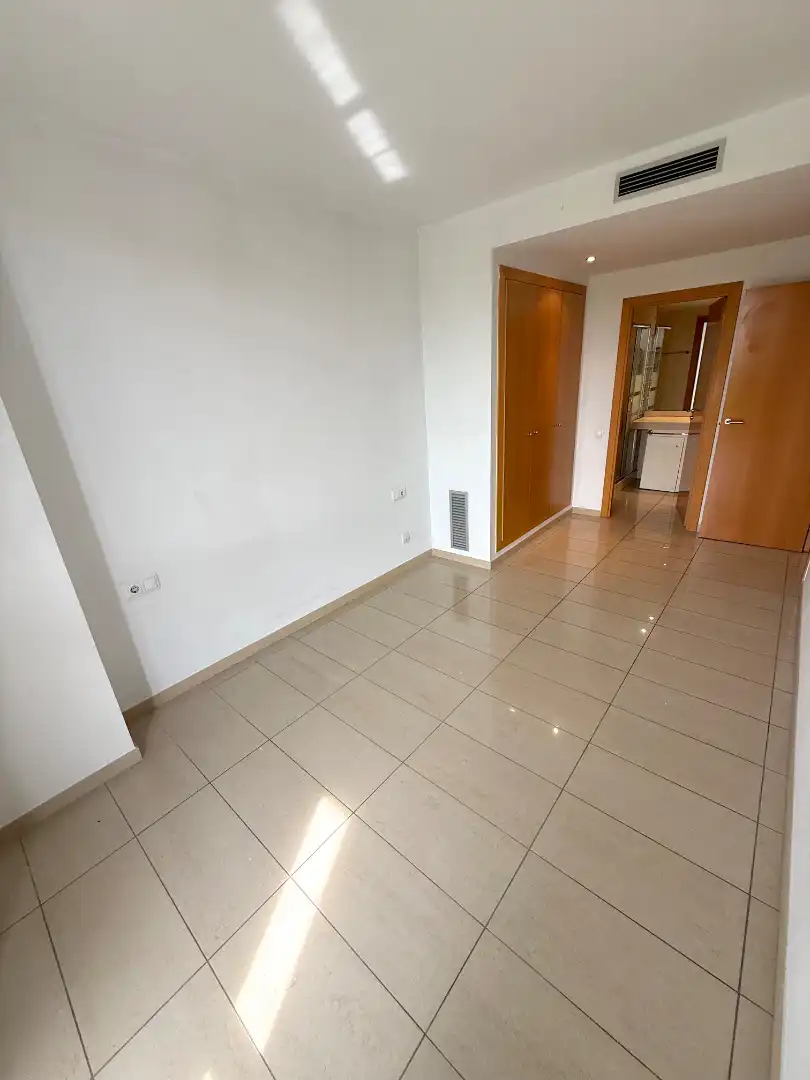 Flat for sale in L'Hospitalet de Llobregat  with Air Conditioner, Heating and Oven