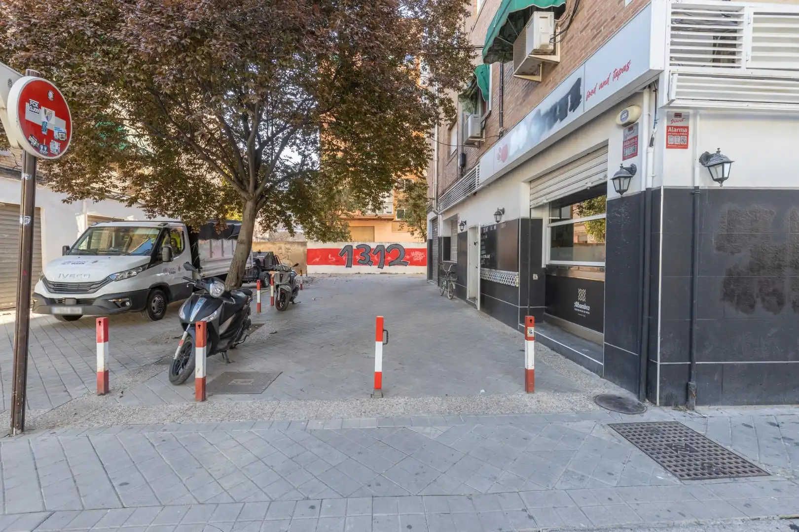 Parking of Commercial properties for sale in Granada  with Air Conditioner and Furnished
