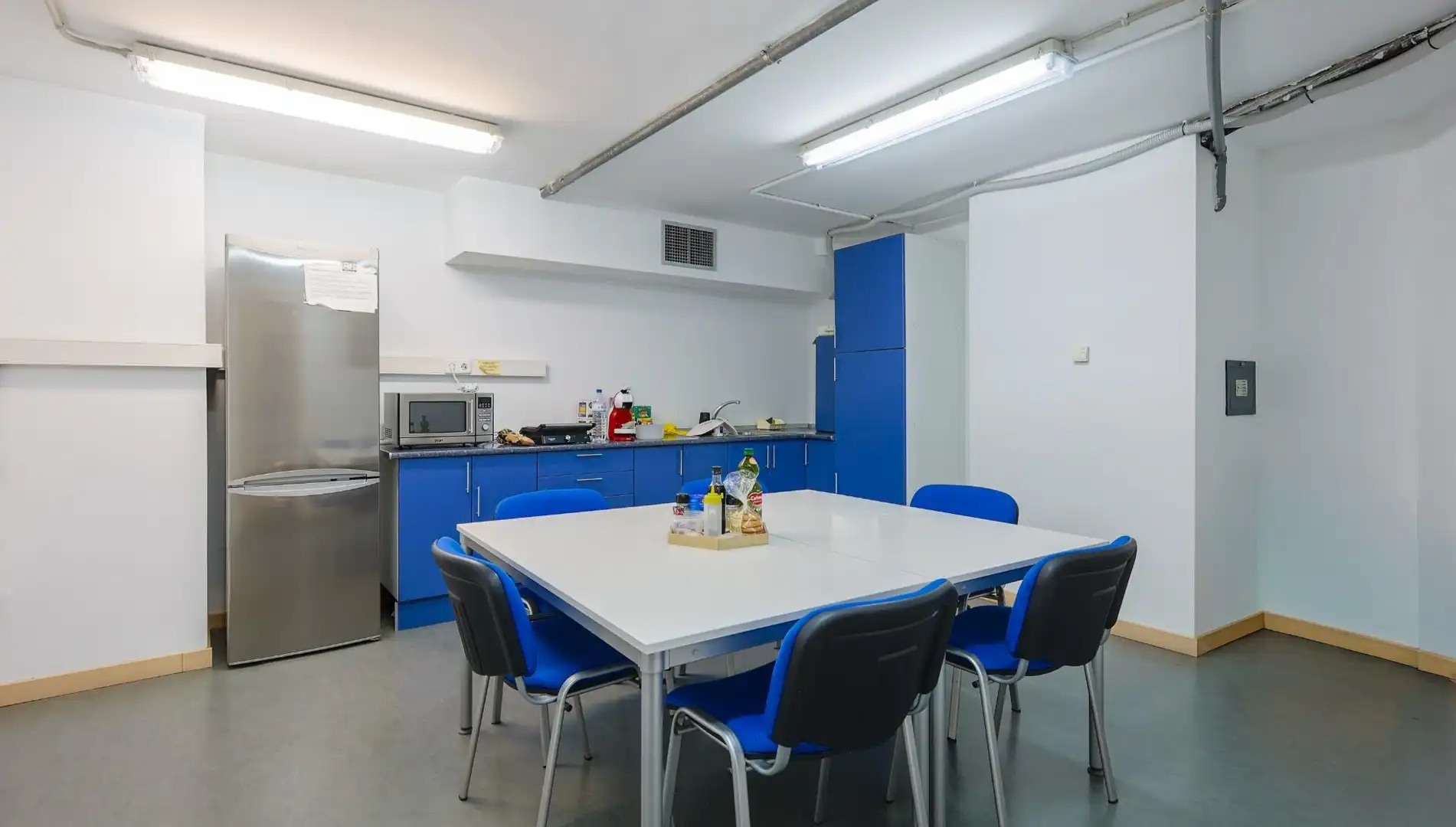 Kitchen of Office for rent in Alicante / Alacant