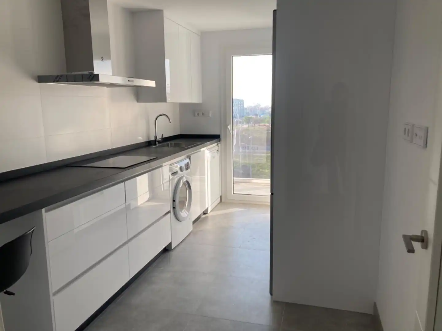 Flat for rent in Poniente-Norte - Miralbaida - Parque Azahara