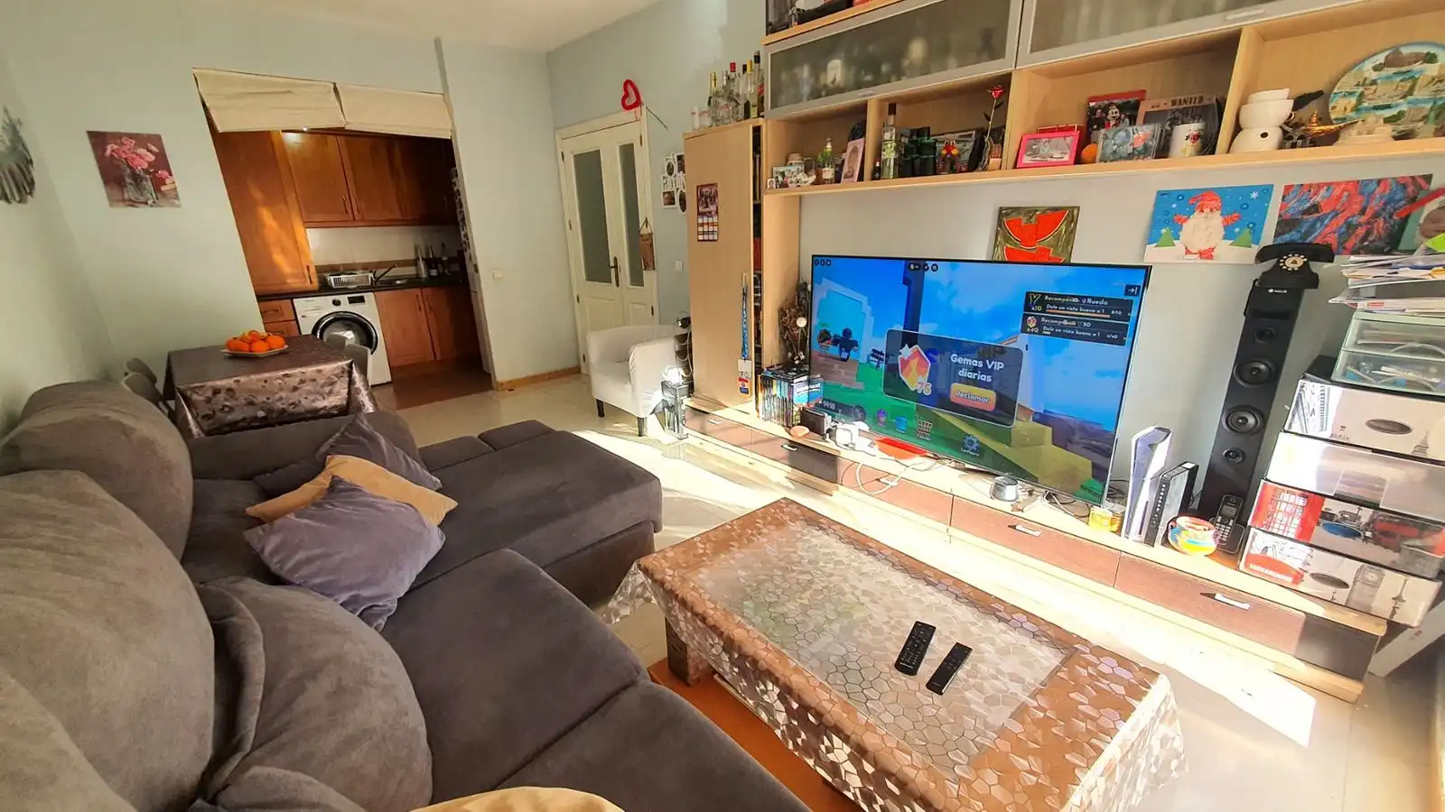 Sala d'estar de Apartament en venda en Fuengirola amb Aire condicionat, Terrassa i Piscina comunitària