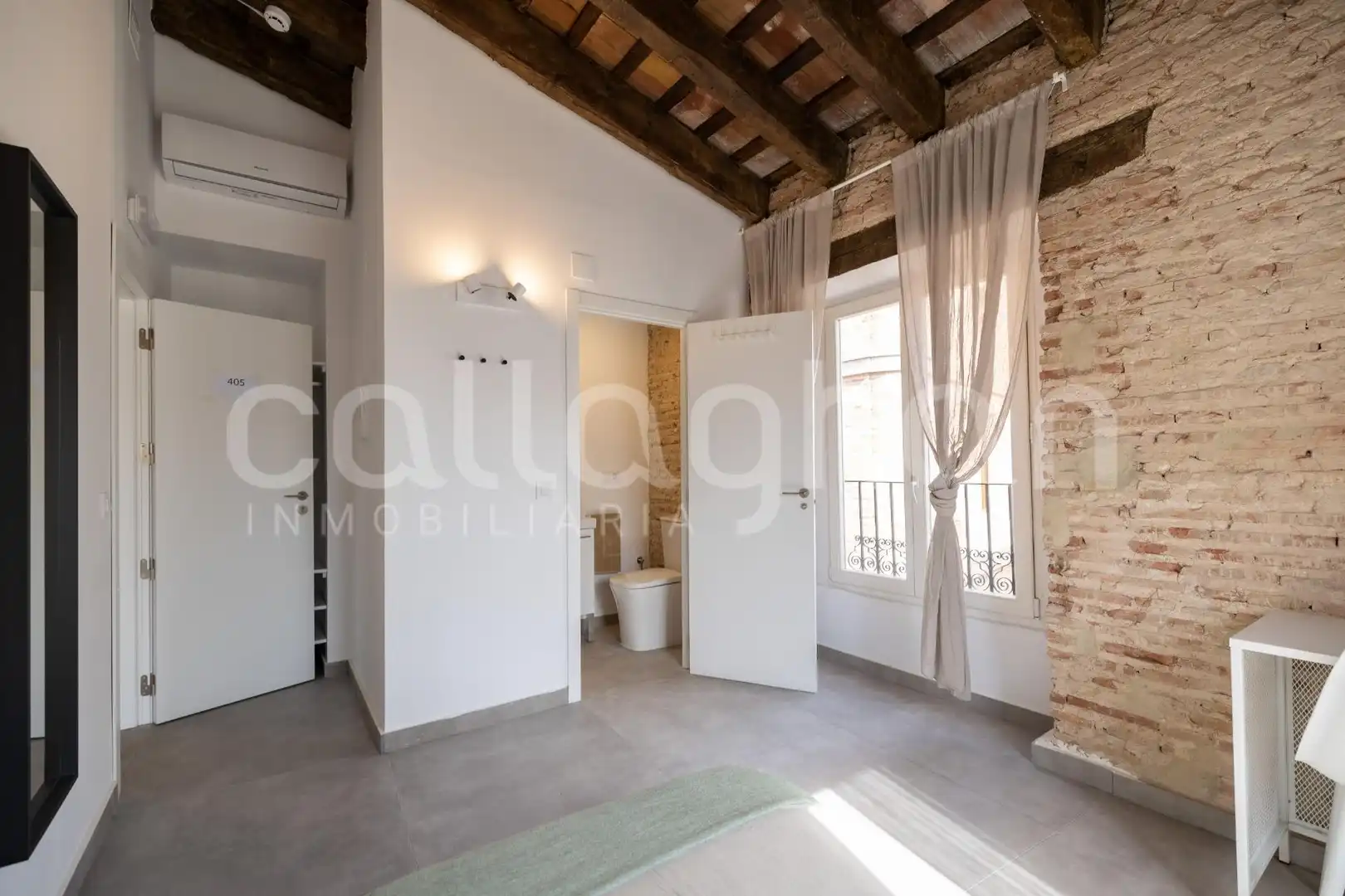 Bedroom of Buildings for sale in Valencia