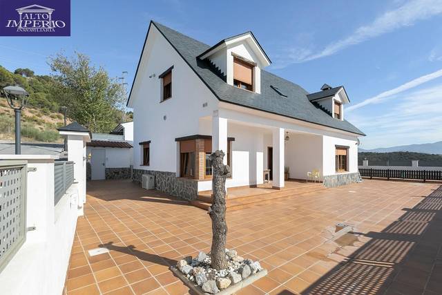 Casa-chalet en Venta en  Cuesta las Piedras en Huétor de Santillán
