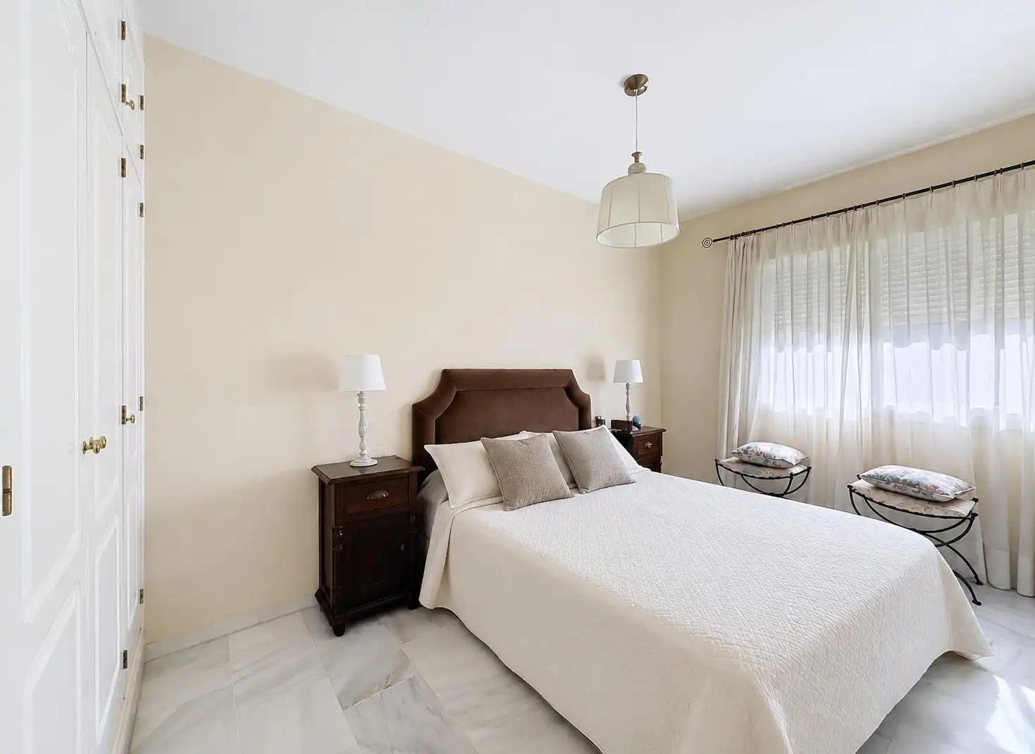 Habitación de Piso en venta en Manilva con Terraza, Trastero y Horno