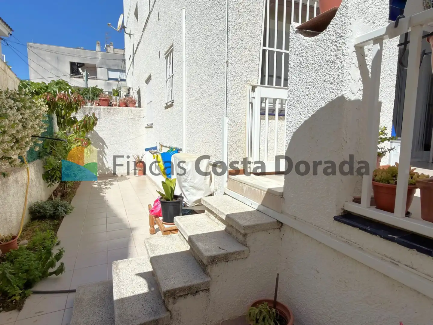 Vista exterior de Apartamento en venta en Cubelles con Aire acondicionado, Jardín privado y Parquet