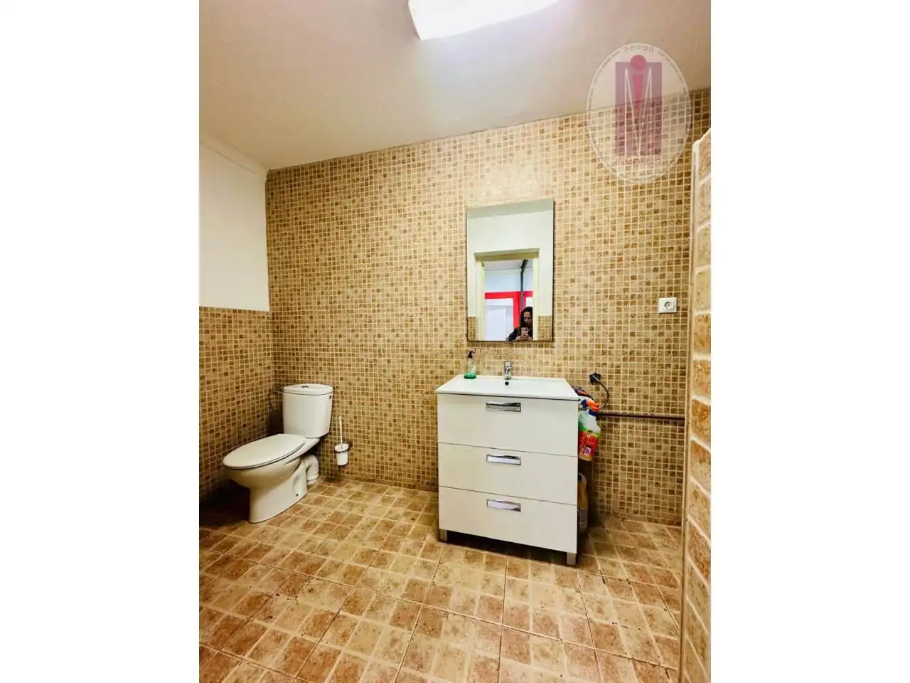 Baño de Local de alquiler en Castelldefels con Aire acondicionado