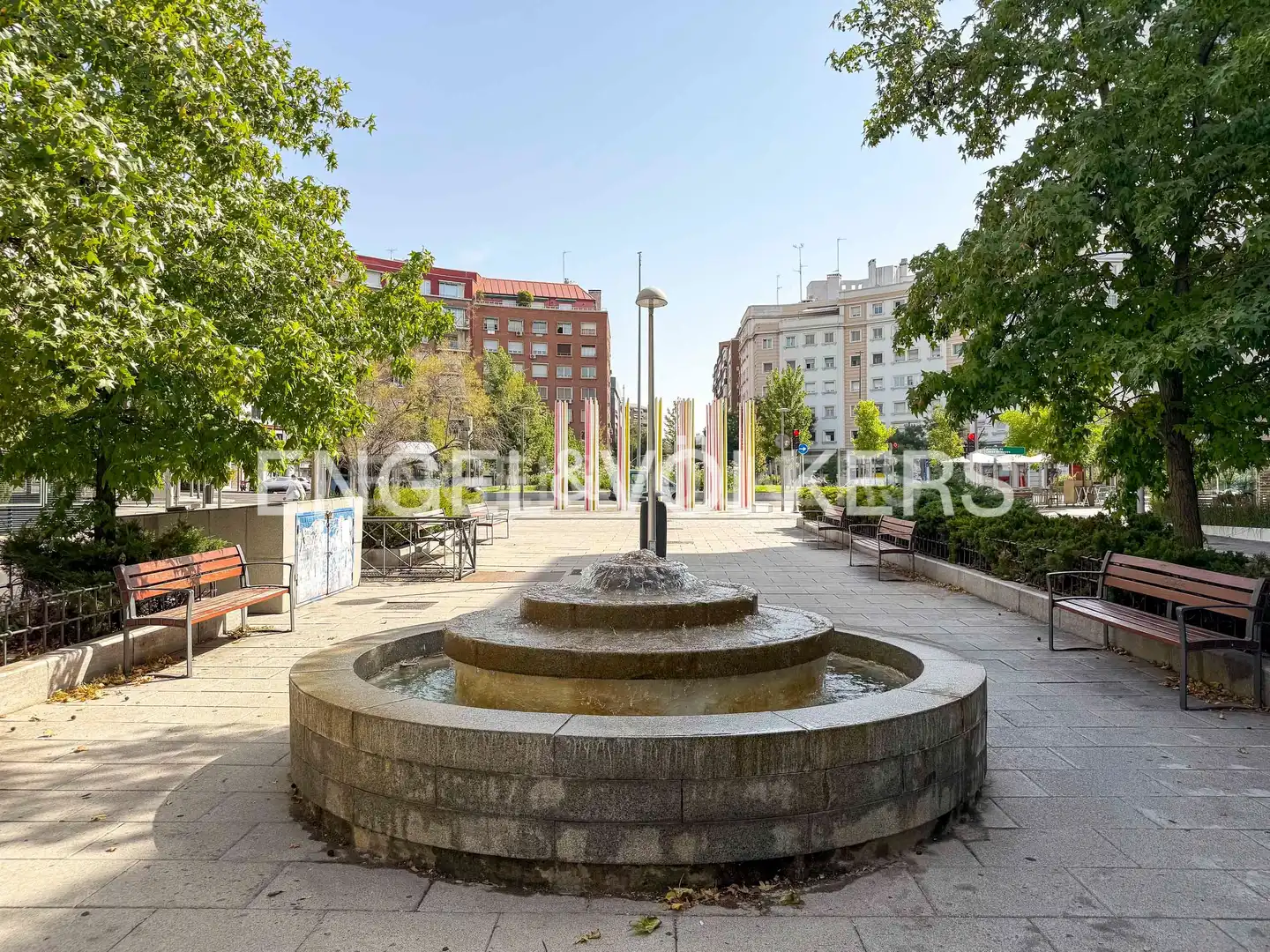 Vista exterior de Piso en venta en Madrid con Calefacción y Parquet